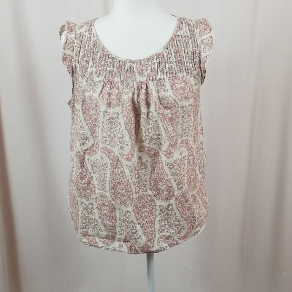 Old Navy floral top. Size medium.